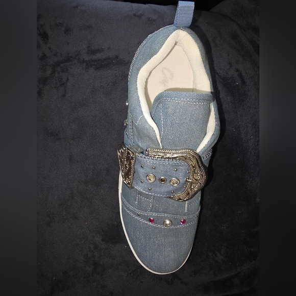 The 'Audra' Women's Sneaker With Decorative Buckle - Denim Sz 9.5-10 - Picture 4 of 5